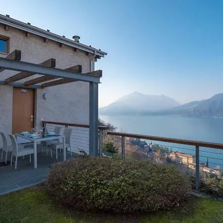 Beautiful Poolside And Stunning View Gardenia